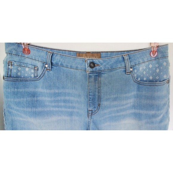 Bit & Bridle Jean Shorts Sz 16 Geometric Design Light Wash Denim Western Cowgirl - Picture 3 of 12